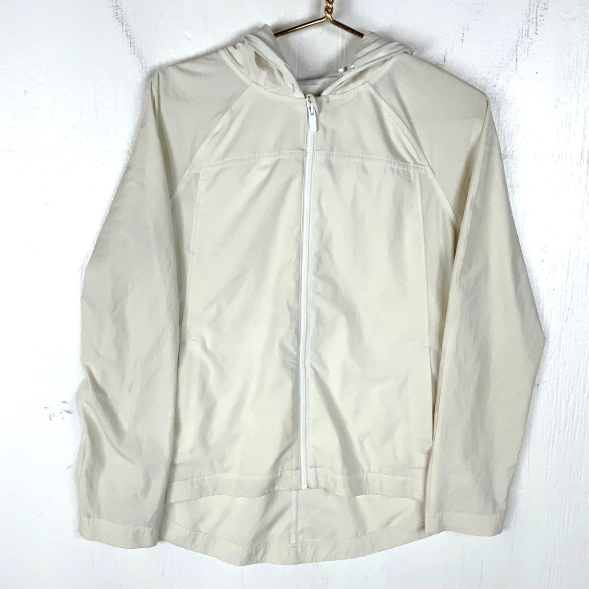 Lululemon Women39s Jacket Size 10 Large White Full Zip Athletic Graphic Tee – Feel-Good Design · High-Quality Print