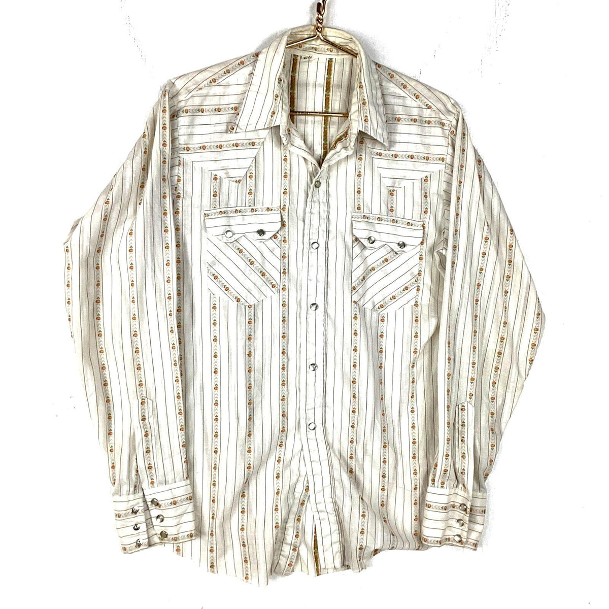 Vintage 1970s Western Shirt Size Large White Striped Long Sleeve Pearl Snap Graphic Tee – Bold Style · Must-Have Style