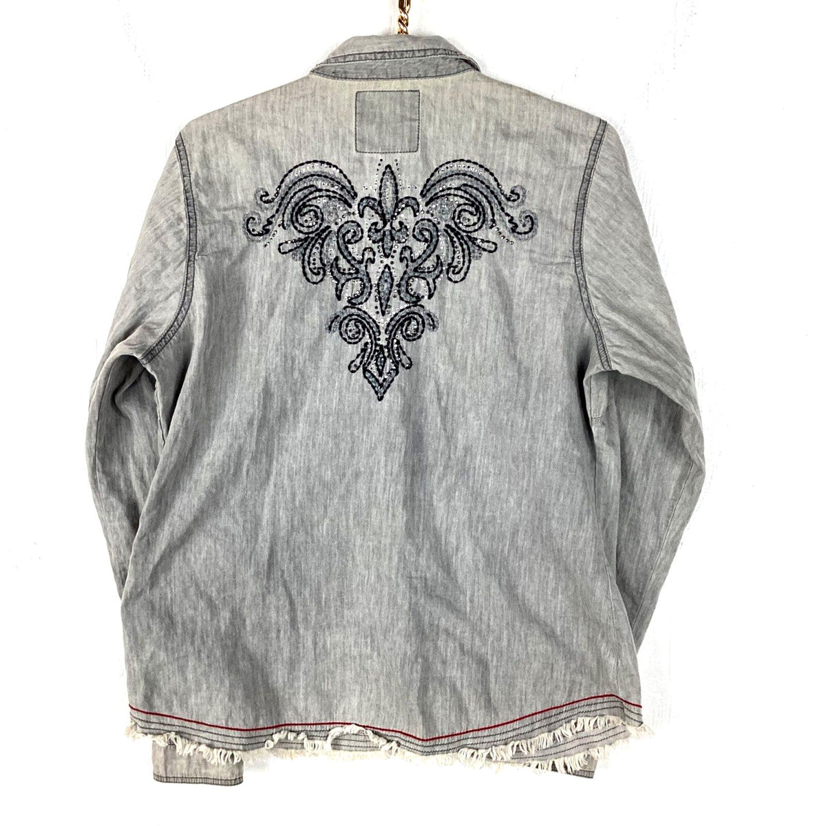 Y2K Maurices Premium Womens Shirt Size XL Grey Snap Button Long Sleeve Graphic Tee – Fan Favorite · Must-Have Style