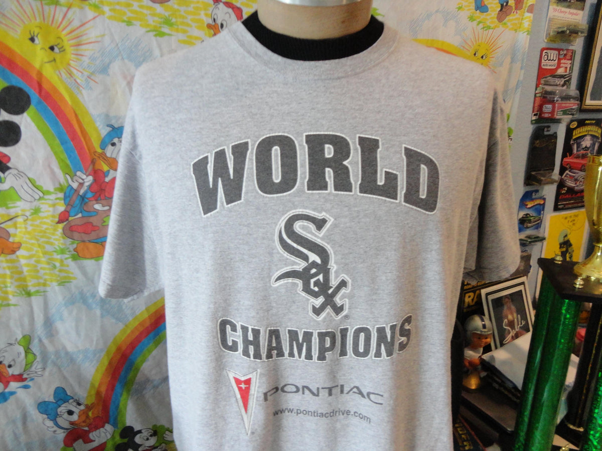 Chicago White Sox 2005 MLB Champions Pontiac Gray T Shirt L Graphic Tee – Aesthetic Look · Trending Graphic Apparel