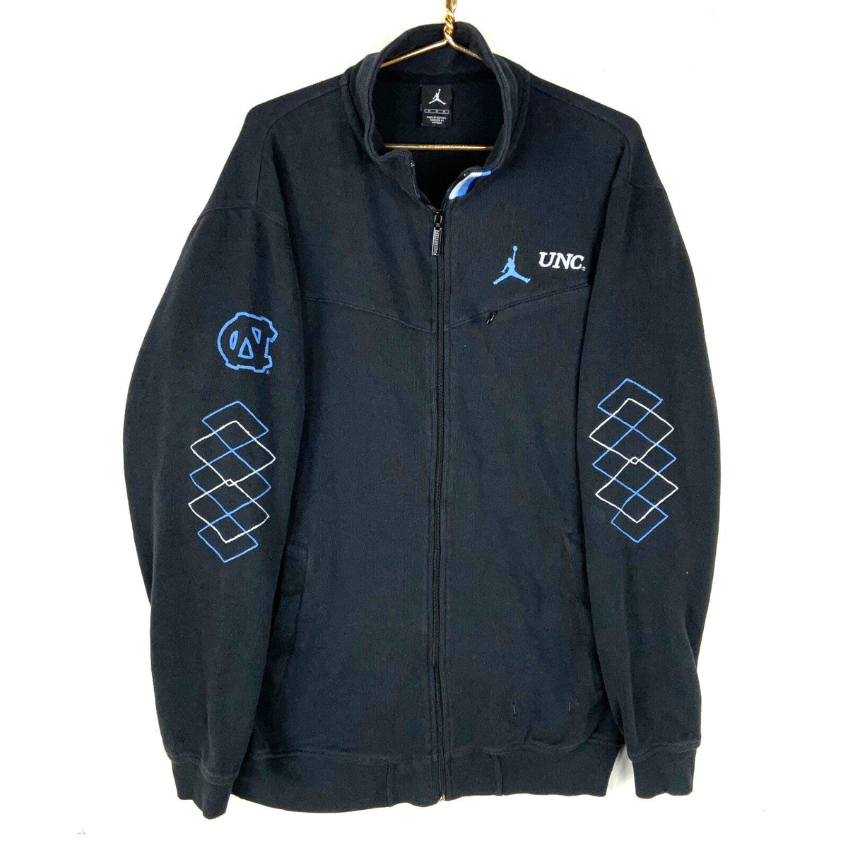 North Carolina Tar Heels Jordan Sweatshirt High Neck Medium Black Full Zip Ncaa Sweatshirt – Aesthetic Look · Perfect For Daily Wear