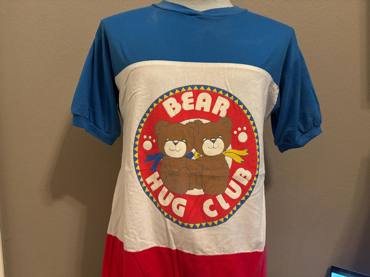 Vintage 90s Bear Hug Club Teddy Bear Cute Tshirt M Graphic Tee – Feel-Good Design · Perfect For Daily Wear