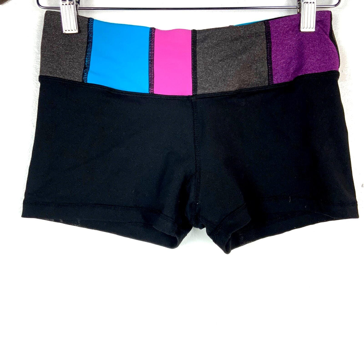 Lululemon Women39s Boogie Short Small Black Athletic Workout Graphic Tee – Aesthetic Look · Perfect For Daily Wear