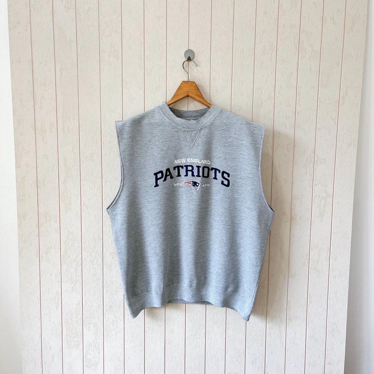 Vintage 00s New England Patriots sweatshirt vintage Y2K Patriots NFL sweatshirt vintage NFL official embroidery sweatshirt size XL Sweatshirt – Soft Feel · Trending Graphic Apparel