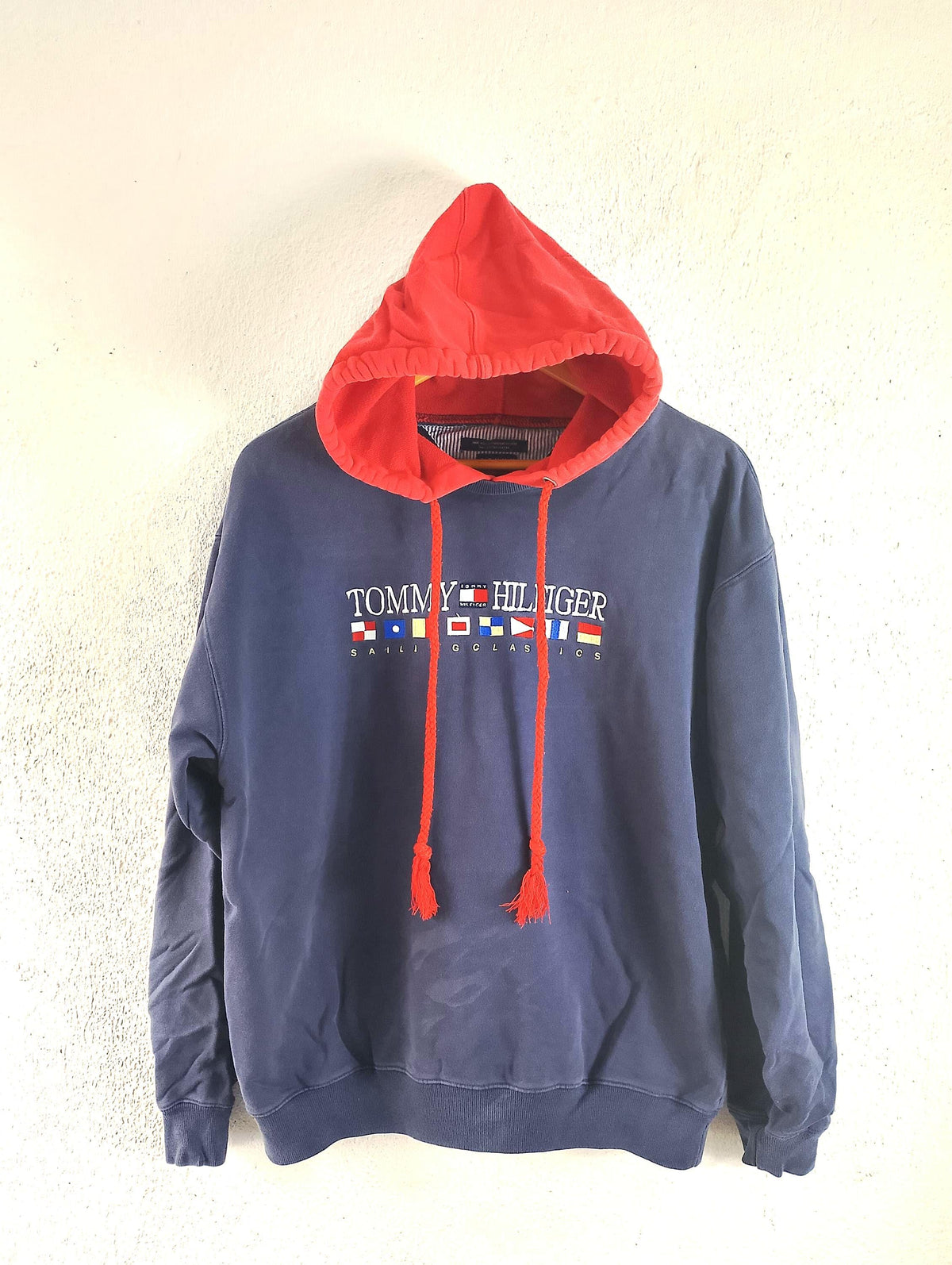 Vintage Tommy Hilfiger pullover sweatshirt hoodies Medium Hoodie – Everyday Comfort · Must-Have Style