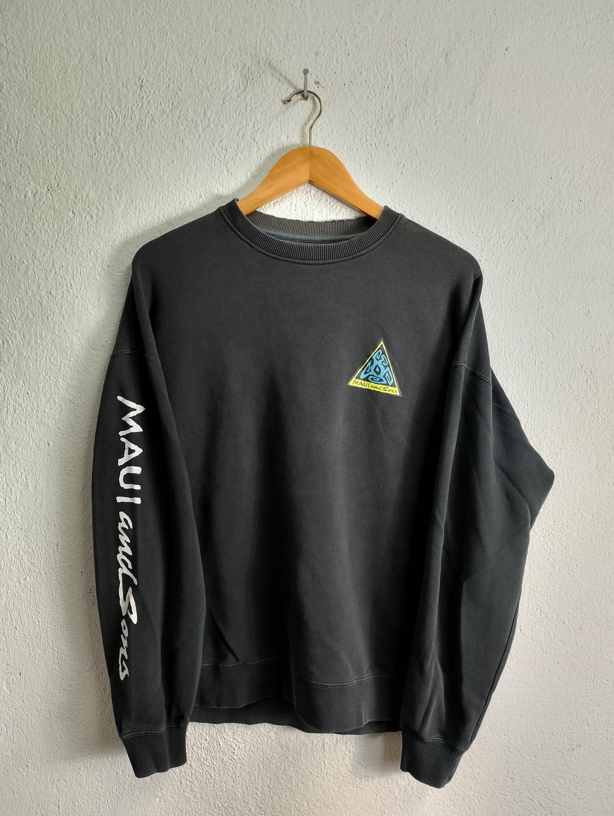 Maui n sons crewneck sweatshirt Medium Sweatshirt – Everyday Comfort · Trending Graphic Apparel