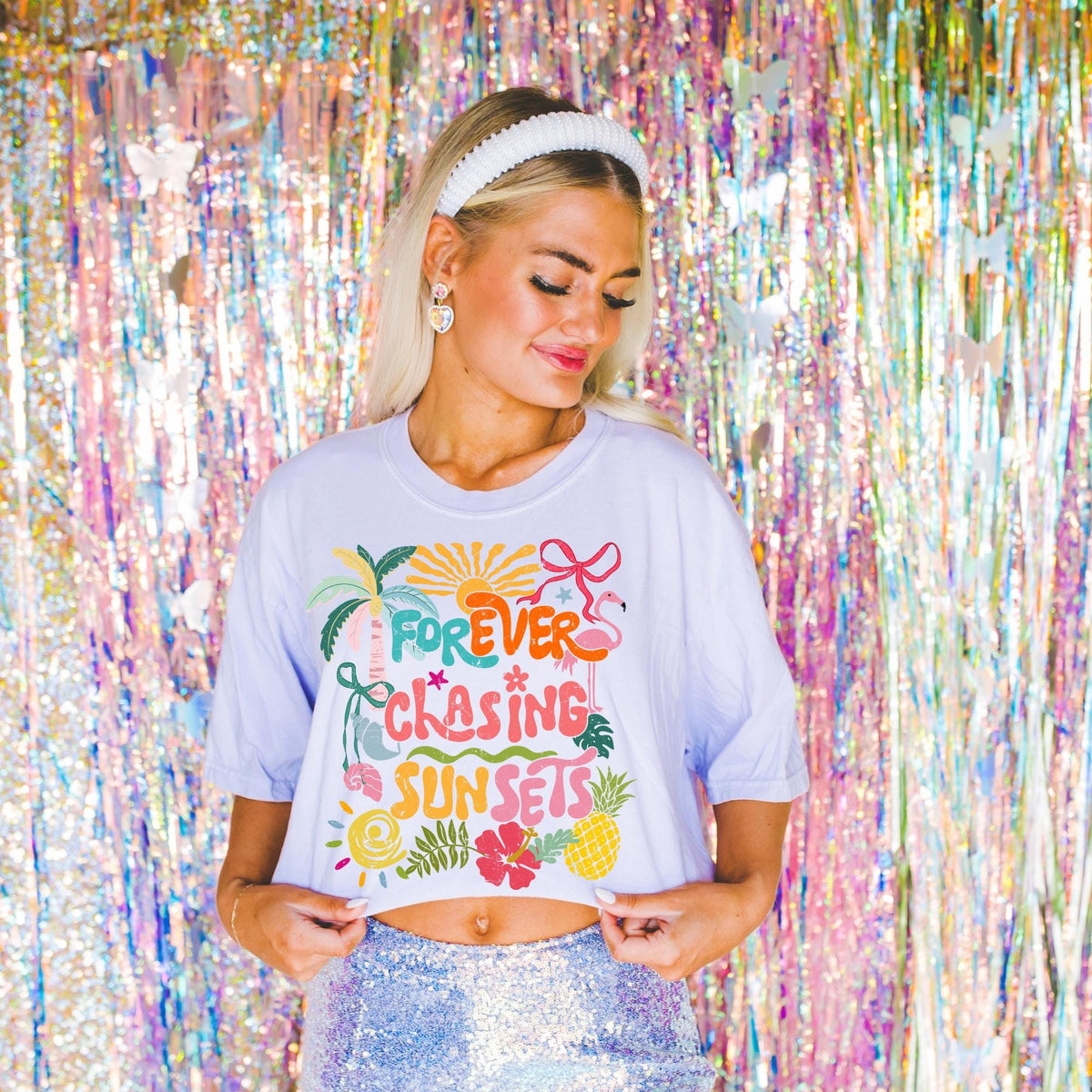Forever Chasing Sunsets Summer Shirt Summer Summer Tee Shirt Summer Vibes Trendy Tee Girly Summer Beach Shirt Beachy Tee Graphic Tee – Aesthetic Look · Great Gift For Fans