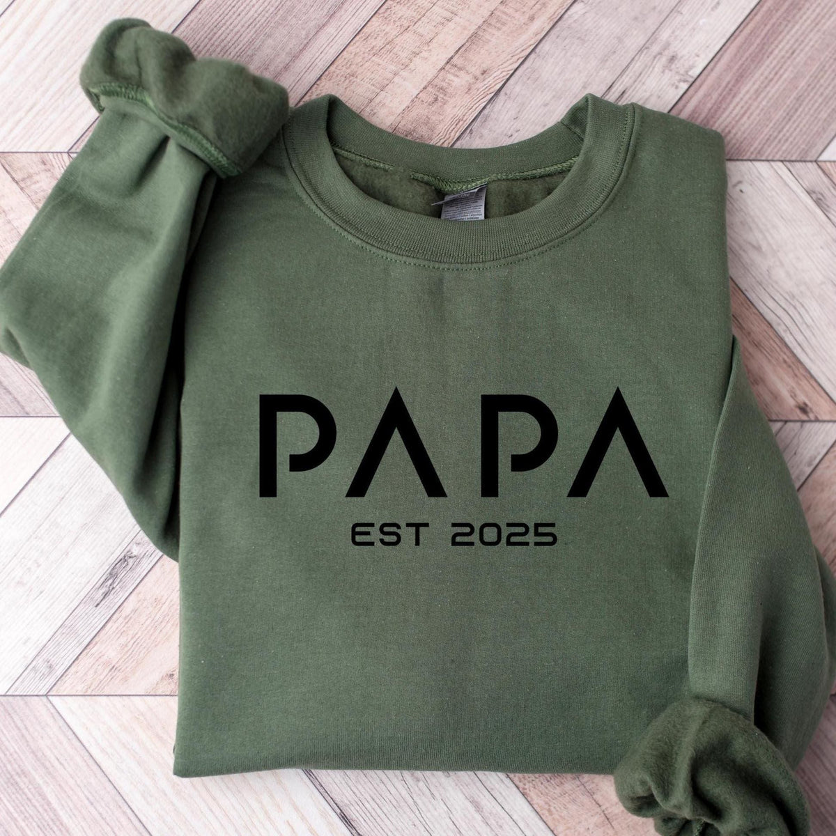 Personalized Papa Shirt With Est Year Custom Dad Tshirt Pregnancy Reveal Gifts For Daddy New Dad Outfit Matching Dad Tee Graphic Tee – Warm & Stylish · Perfect For Daily Wear
