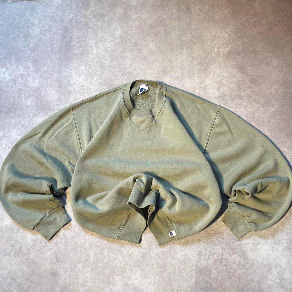 Vintage 90s Russell Athletics Blank Crewneck Sweater Graphic Tee – Soft Feel · Must-Have Style