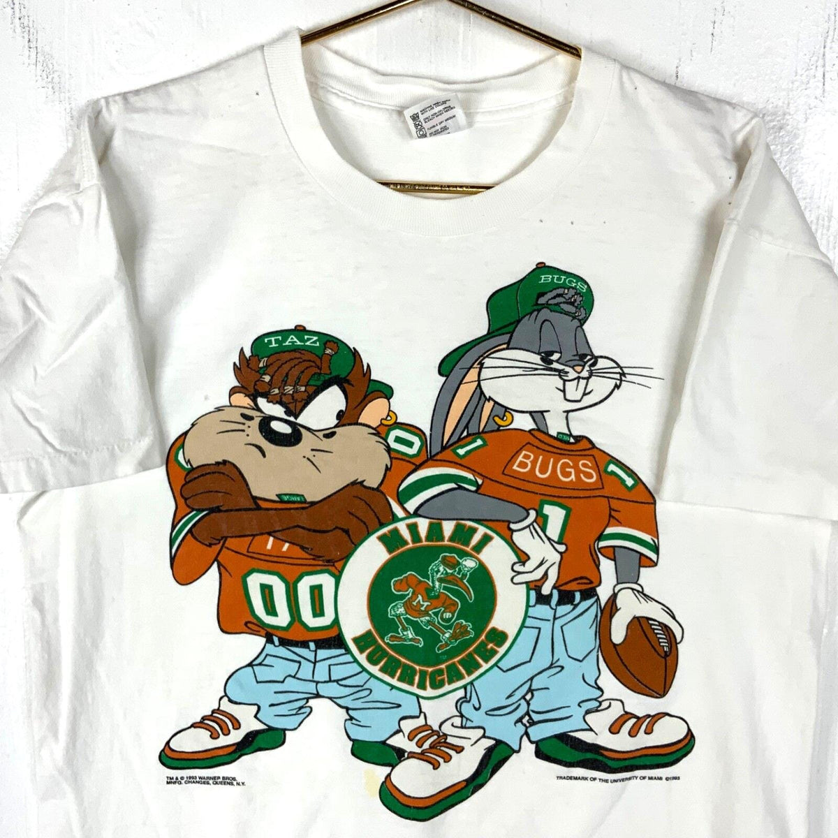 Vintage Miami Hurricanes Looney Tunes Tshirt Large Ncaa 1993 Bugs Bunny Taz 90s Graphic Tee – Premium Graphic · Must-Have Style