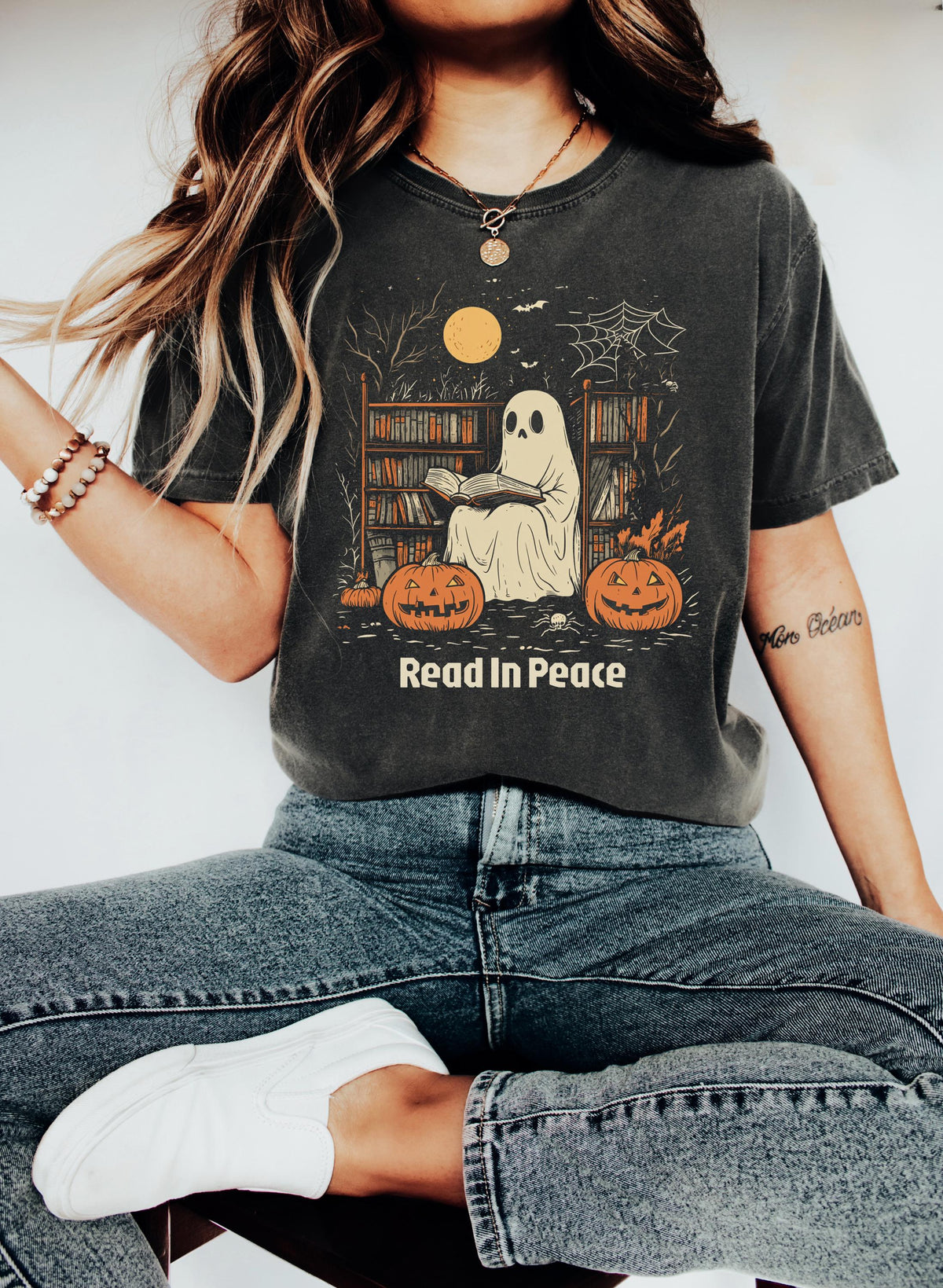 Read In Peace Ghost Shirt Halloween Book Lover Tee Spooky Reading Shirt Librarian Ghost Shirt Cute Fall Reading Shirt Graphic Tee – Aesthetic Look · High-Quality Print
