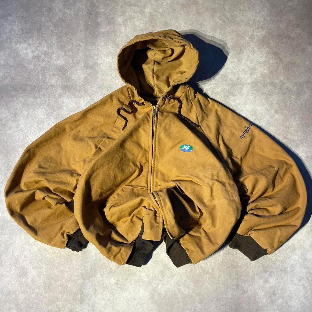 Vintage Workwear Hooded Jacket Carhartt Style Graphic Tee – Easygoing Wear · Trending Graphic Apparel