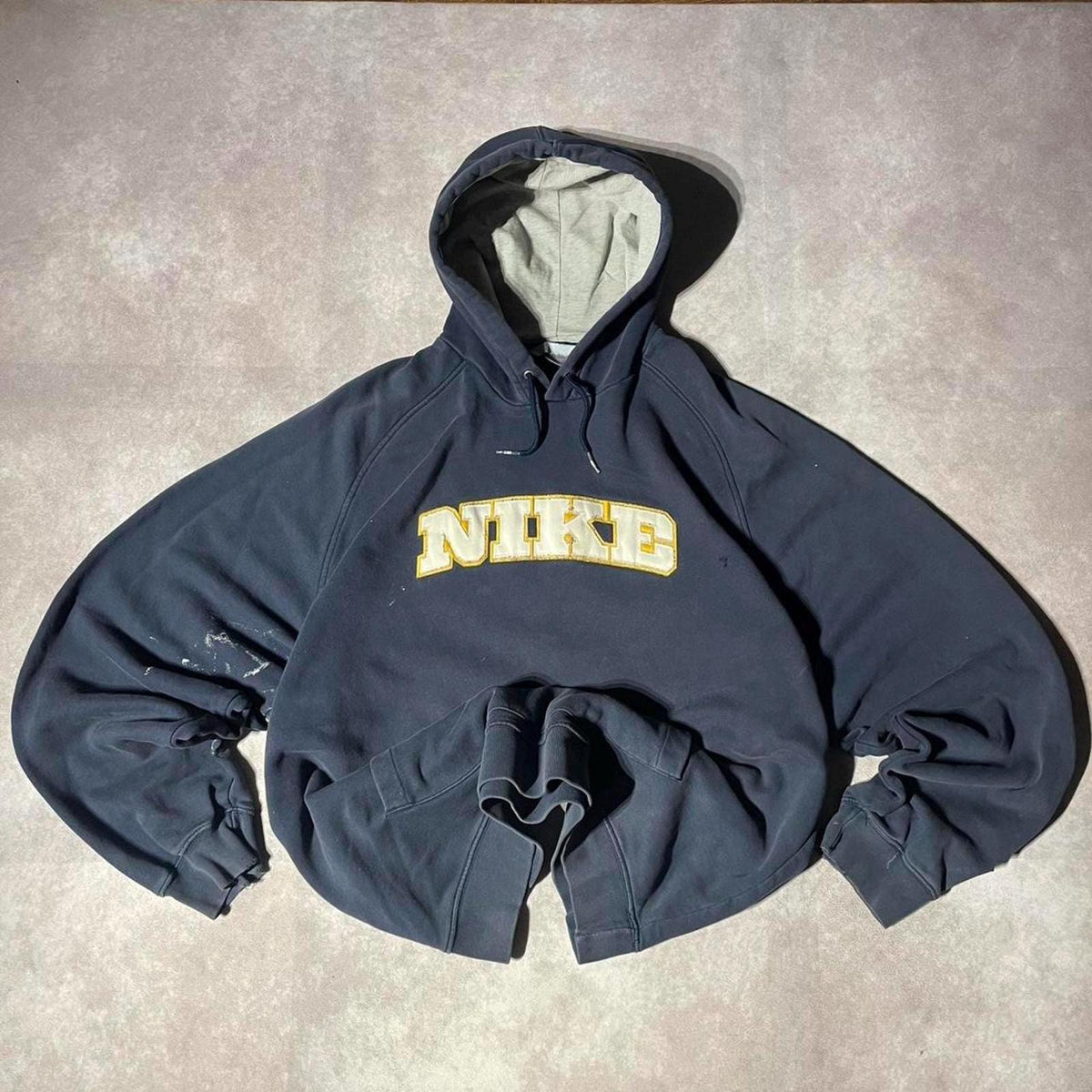Vintage Nike Spellout Hoodie Embroidered Sweater Hoodie – Fan Favorite · Perfect For Daily Wear