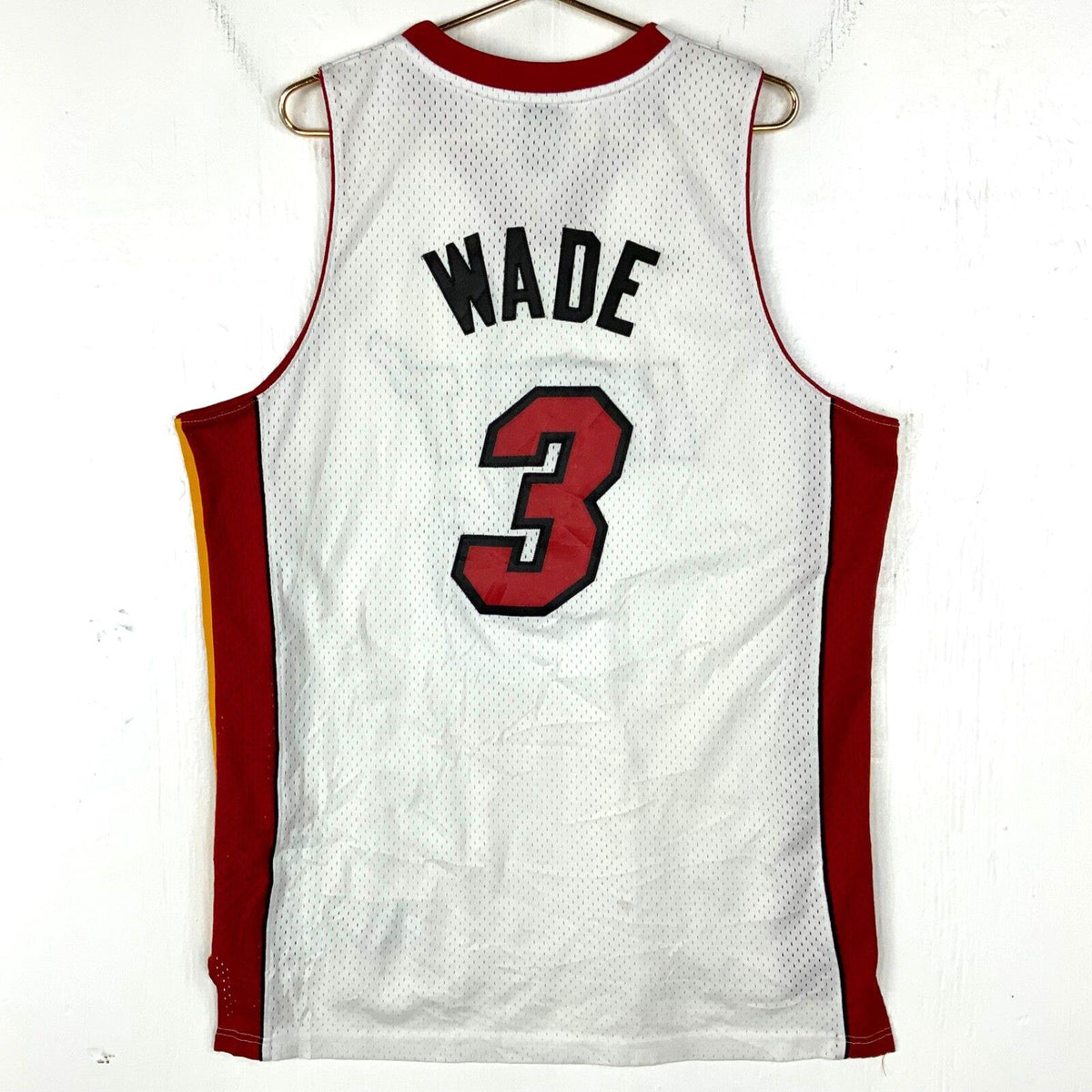 Miami Heat Reebok Jersey Size Large White Nba Authentics Dwyane Wade Jersey – Everyday Comfort · Trending Graphic Apparel