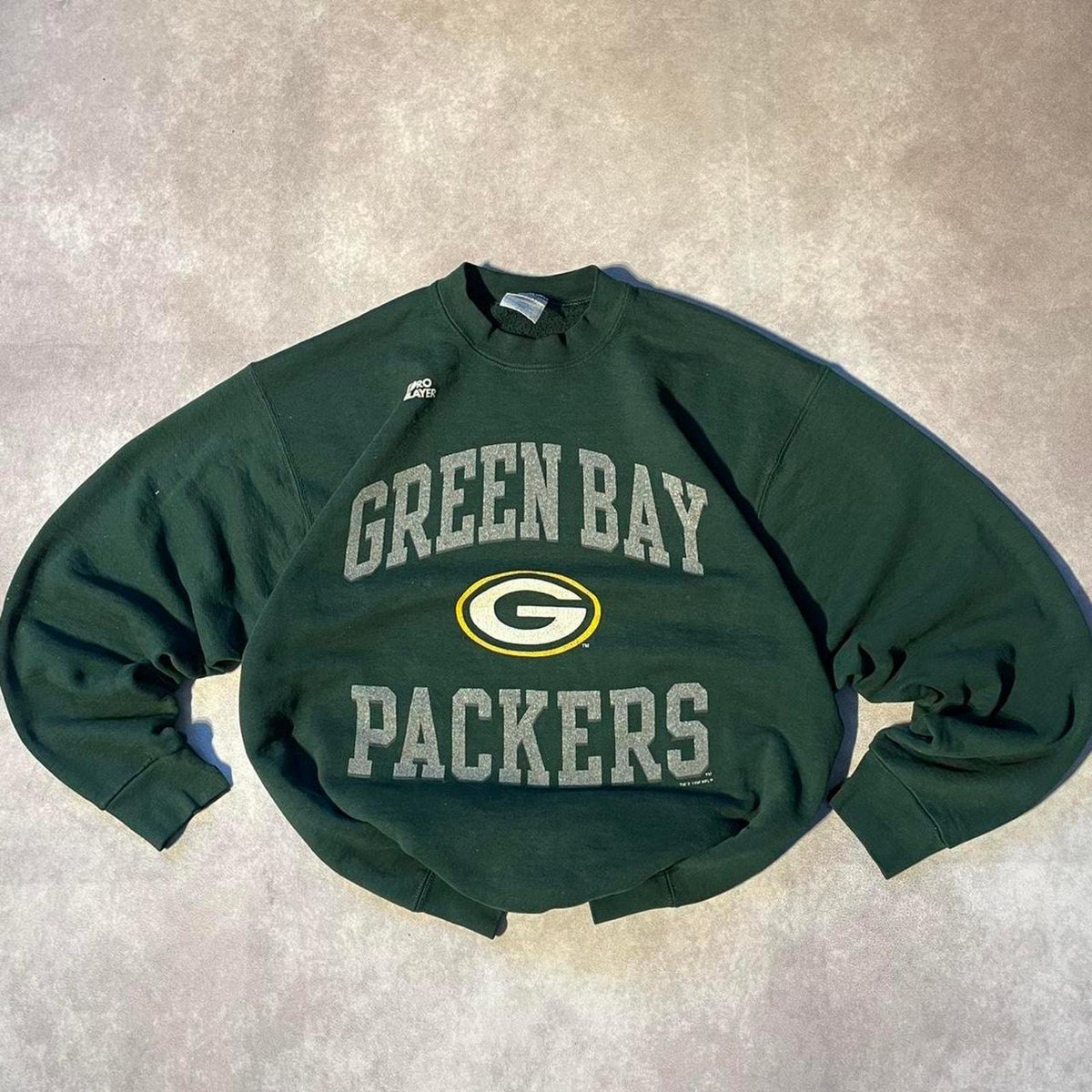 Vintage 90s Green Bay Packers Graphic Crewneck Sweater Pro Player Graphic Tee – Aesthetic Look · Great Gift For Fans