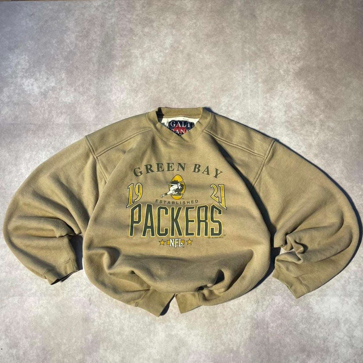 Vintage 90s Green Bay Packers Football NFL Crewneck Sweater Galt Sand Graphic Tee – Feel-Good Design · Great Gift For Fans