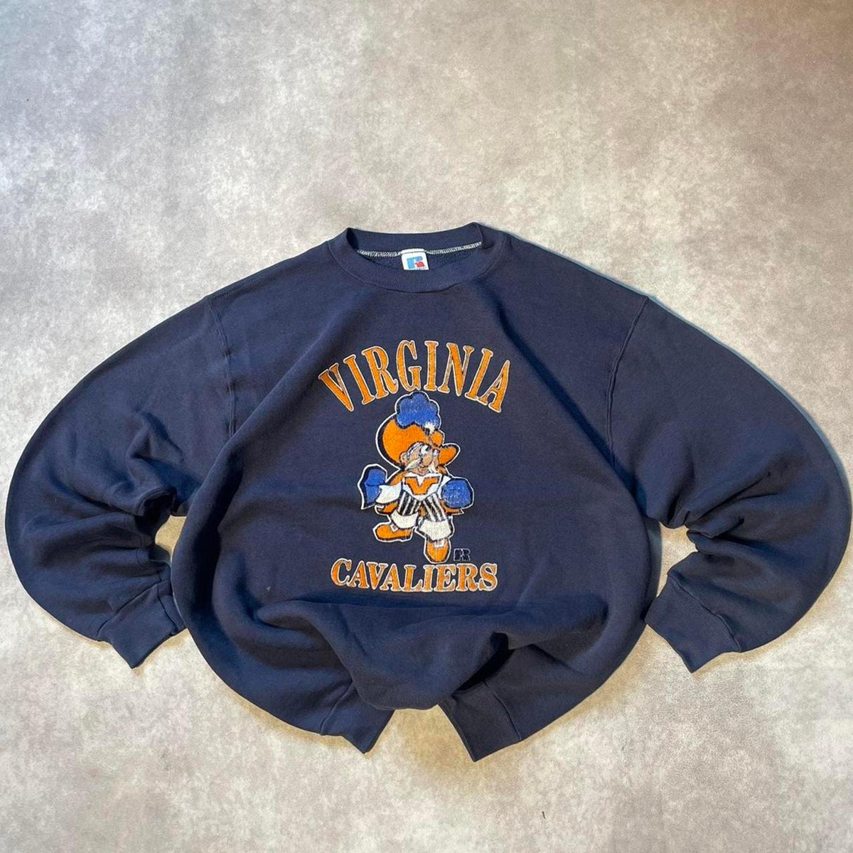 Vintage 90s Russell Athletics Virginia Cavaliers Crewneck Sweater Lightweight Graphic Tee – Everyday Comfort · Must-Have Style