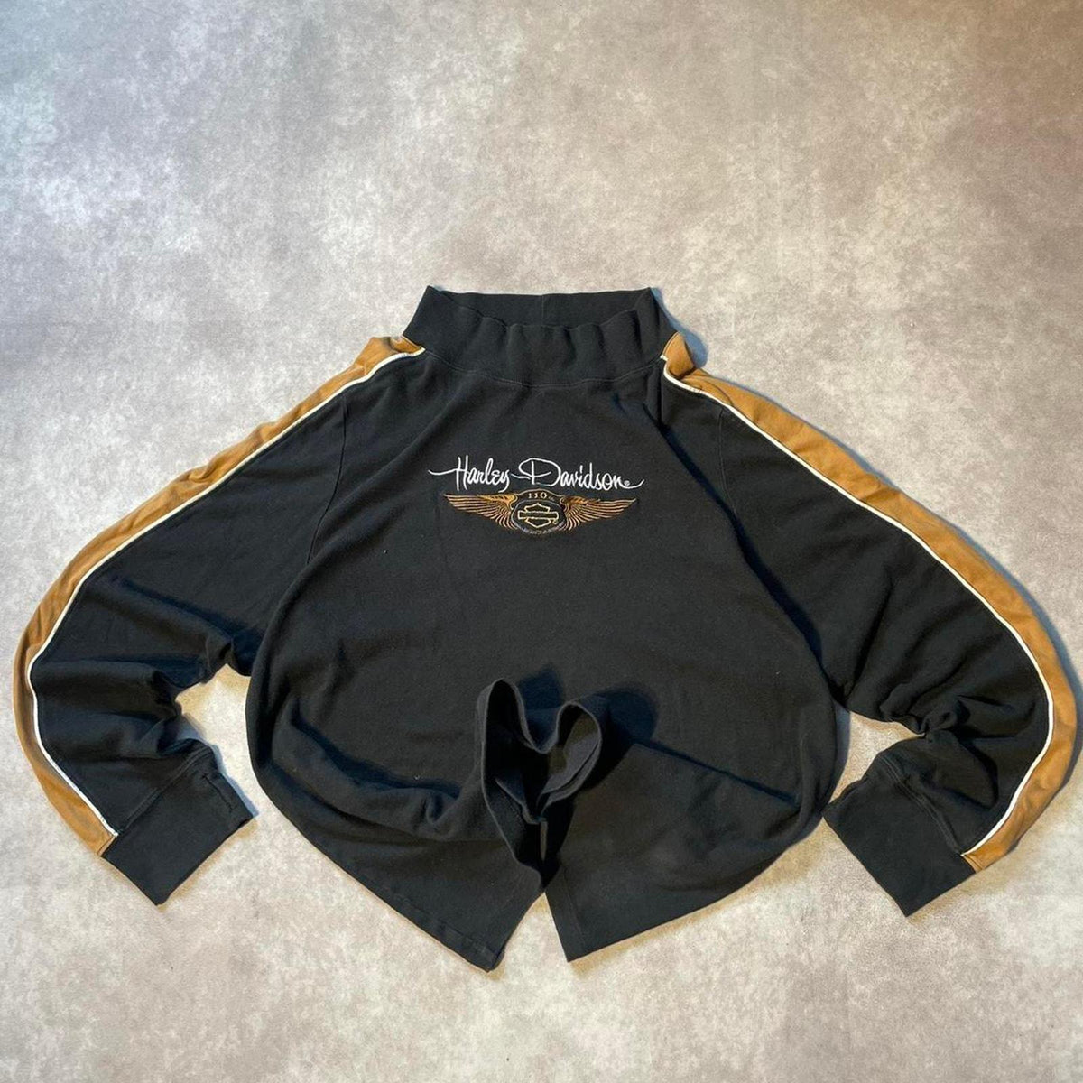 Vintage Harley Davidson Long Sleeve Embroidered Spellout Graphic Tee – Feel-Good Design · High-Quality Print
