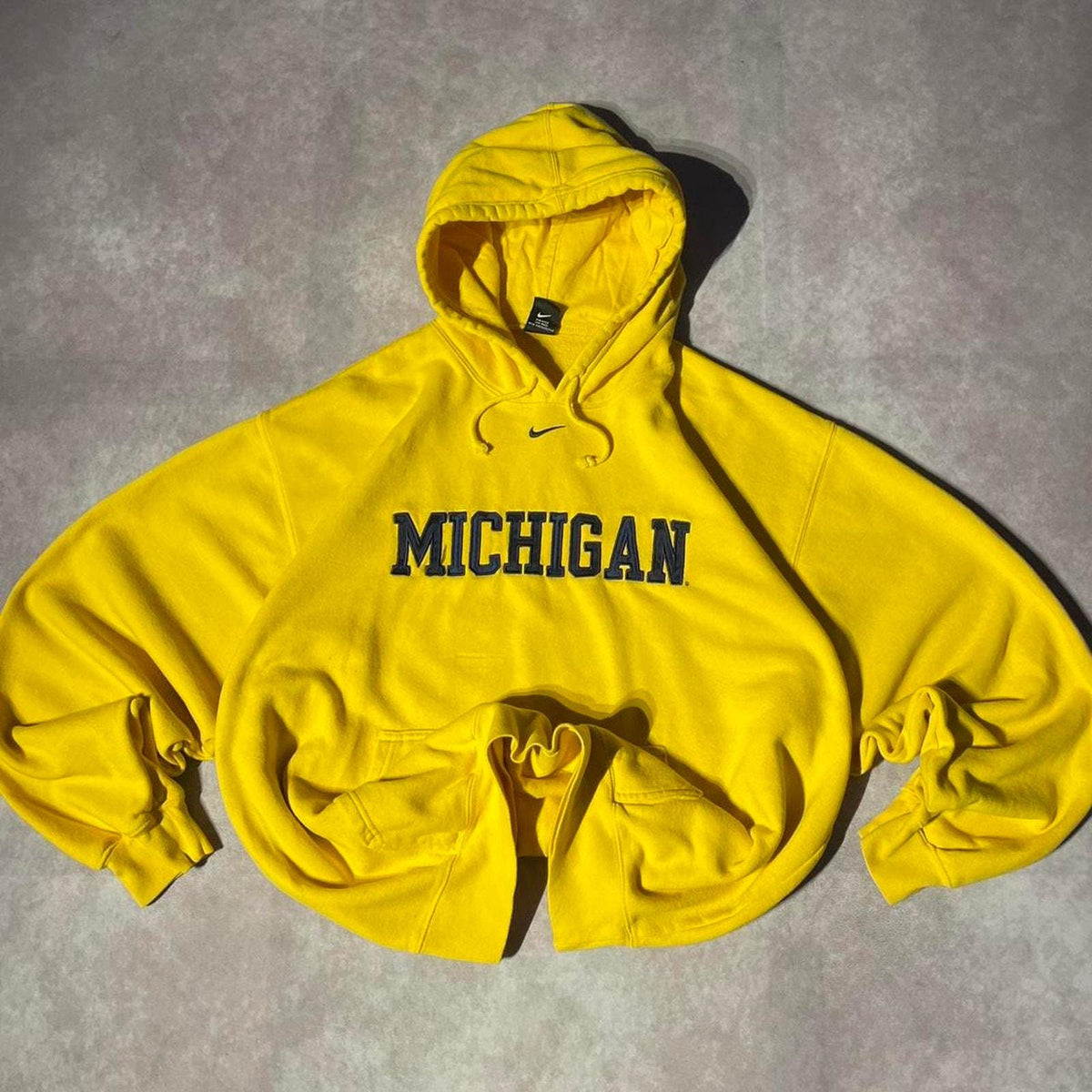 Vintage Michigan University Nike Center Swoosh Hoodie Sweater Collegiate Hoodie – Premium Graphic · High-Quality Print