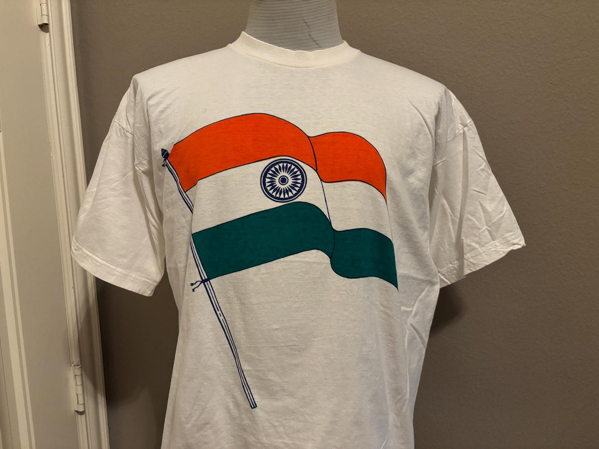 Vintage 90s India Country Flag Patriotic Tshirt XL Graphic Tee – Aesthetic Look · Must-Have Style